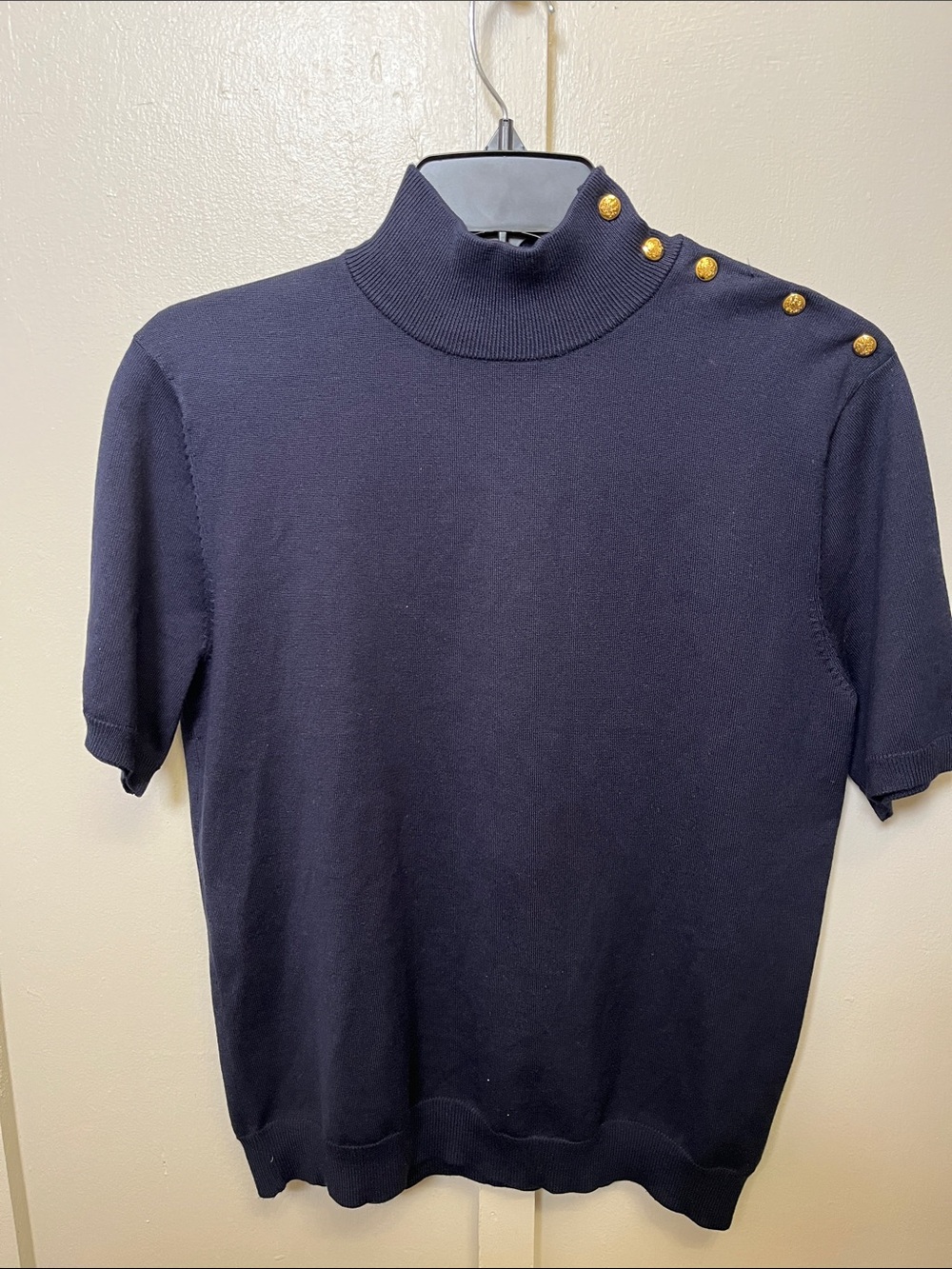 Lauren Ralph Lauren navy blue silk-blend knit top w classic gold-toned det. sz L